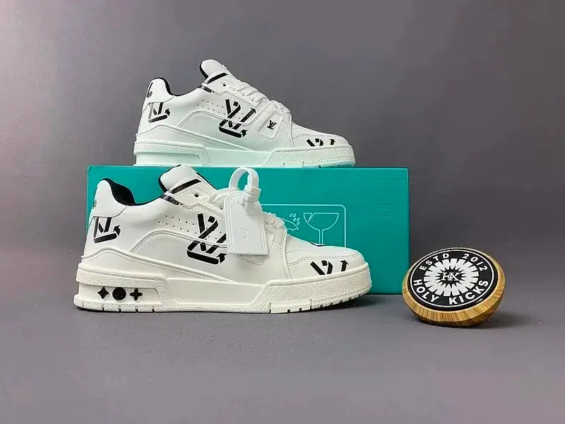 Louis Vuitton Sneakers (24 Styles)