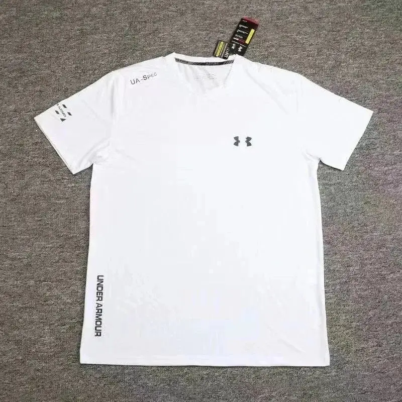 Under Armour T-shirt