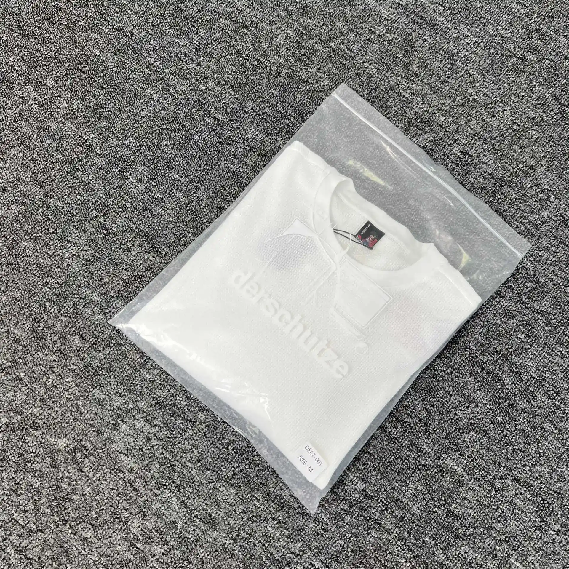 derschutze DERT-001 T-Shirt