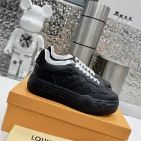 Louis Vuitton B22 Sneakers
