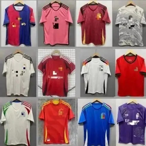 Football T-shirt (40 CP)