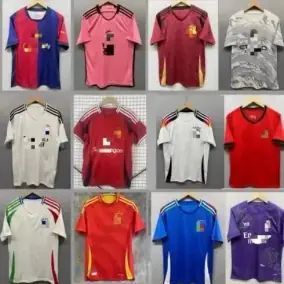 Football T-shirt (40 CP)