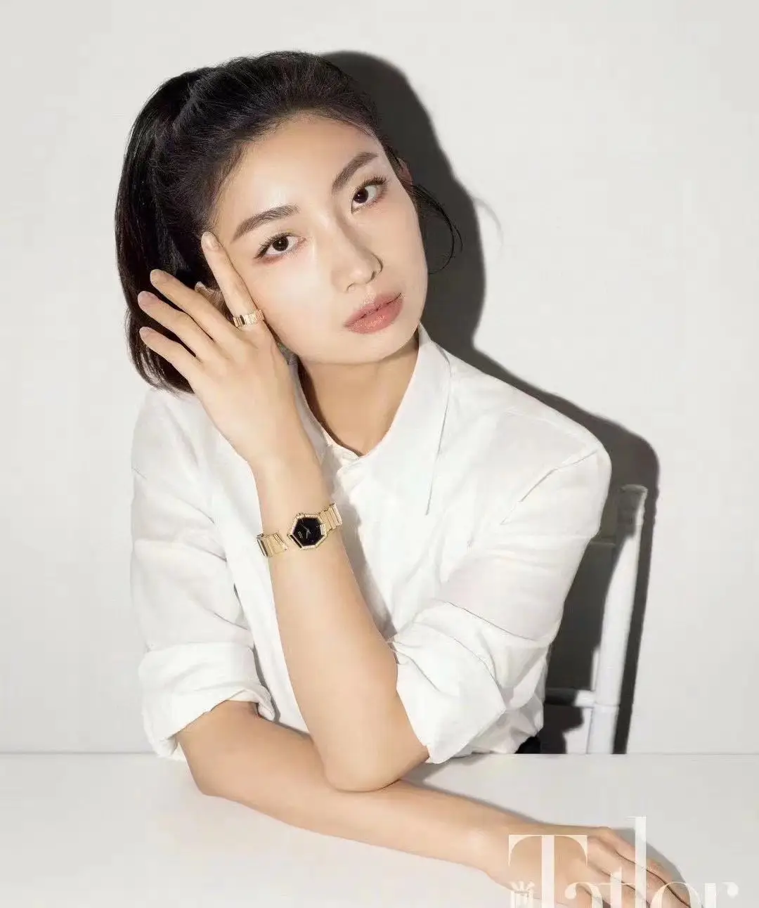 Dior women’s quartz watch image 3